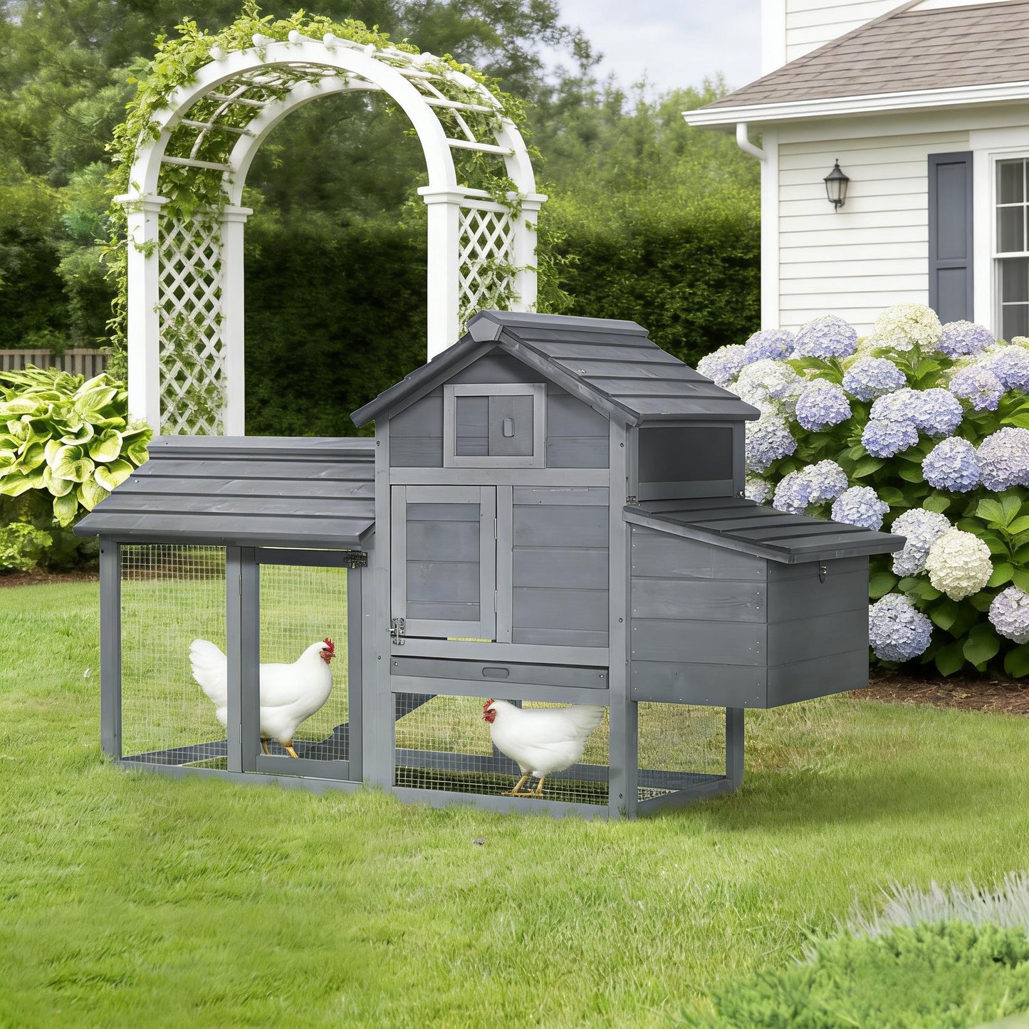 Compact Wooden Chicken Coop with Nesting Box & Run